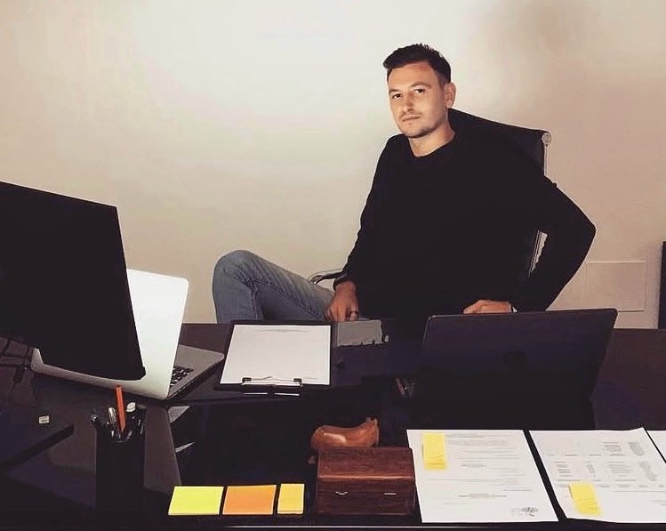 Pier Francesco Conti nel suo ufficio